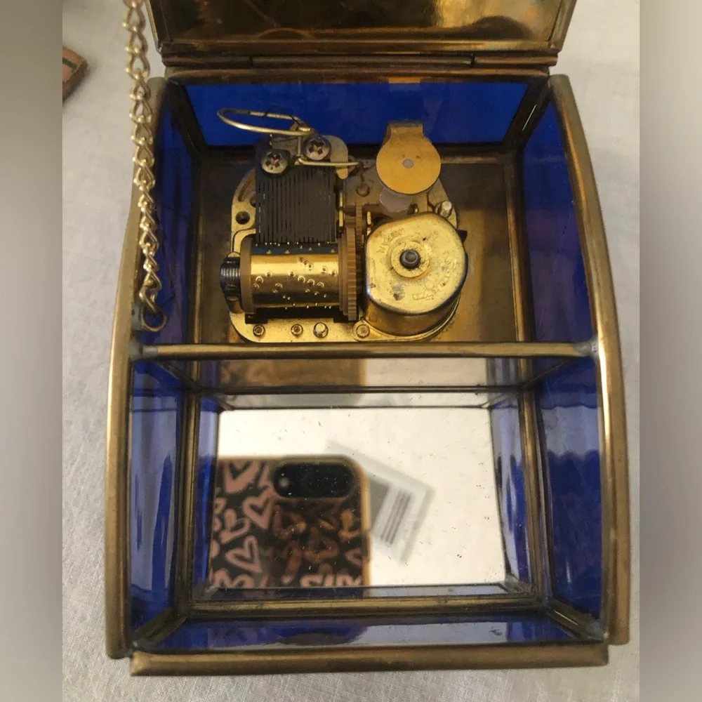 Vtg Enesco angel on moon Musical Wind Jewerly Trinket Brass Mirror Glass Box